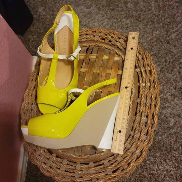 Gianni Bini lime Green, beige and white wedge shoes 7.5M - Picture 5 of 7